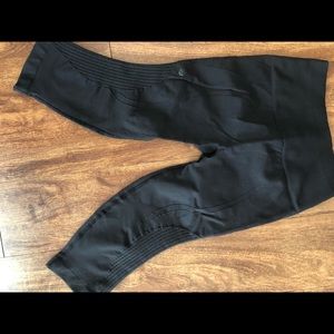 Lululemon crop pants